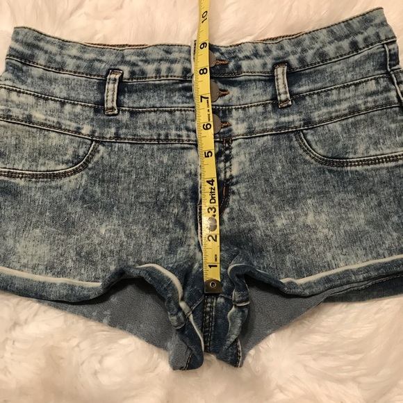Denim Shorts size 9 - Picture 5 of 8